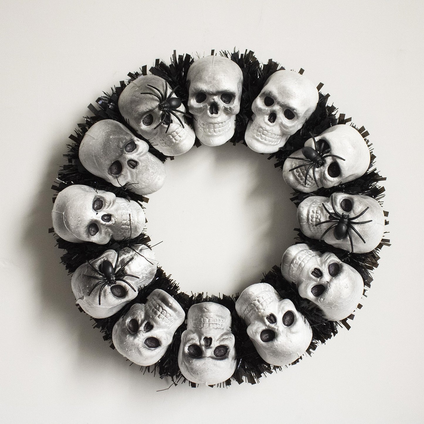 15.7 In. White-Black-Gray Skulls and Chains, Halloween Wreath Decoration
