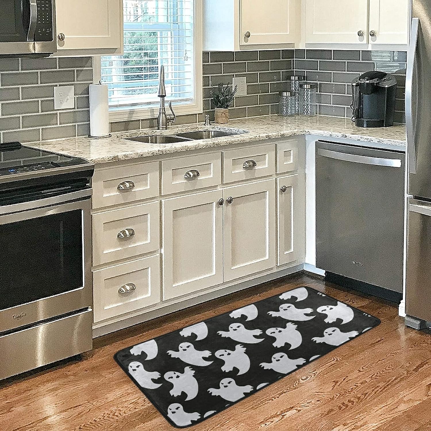 Halloween Ghost Kitchen Rug Non-Slip Black Kitchen Floor Mat Washable Kitchen Carpet anti Fatigue Kitchen Mat Bath Decor and Accessories 39X20 Inch