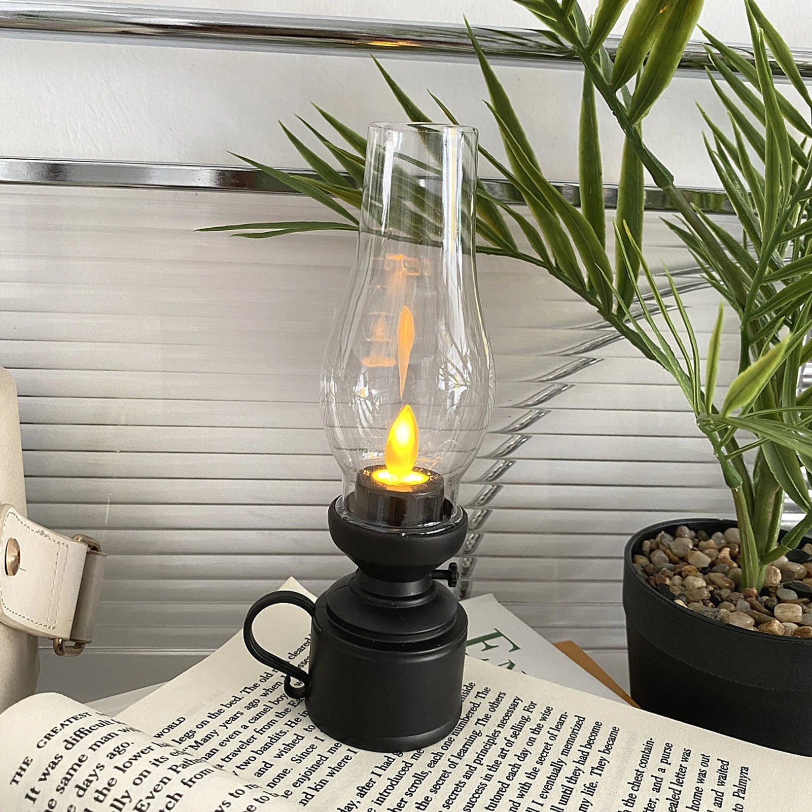 LED Kerosene Lamp Retro Flameless Candle Holders Home Decor Candlestick 80S Old-Fashioned Electronic Table Light Candle Light